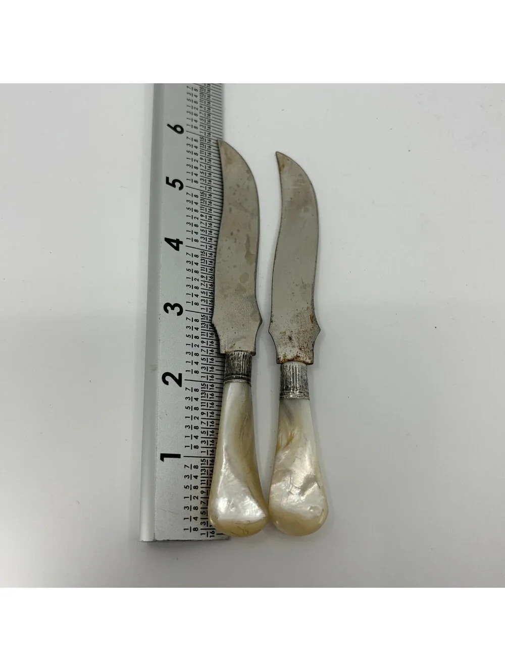 Vintage Mother Of Pearl Style Handle Butter Knives Lot Of 2 Curved Spreaders